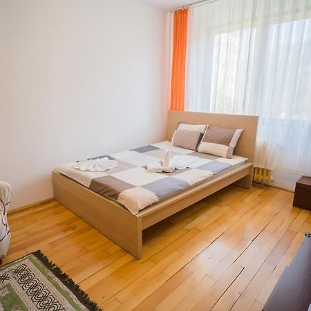 Rustic & Spacious 3Br Apartment Bucarest Extérieur photo