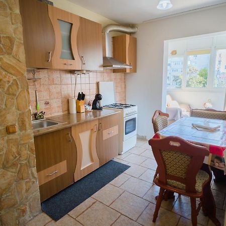 Rustic & Spacious 3Br Apartment Bucarest Extérieur photo
