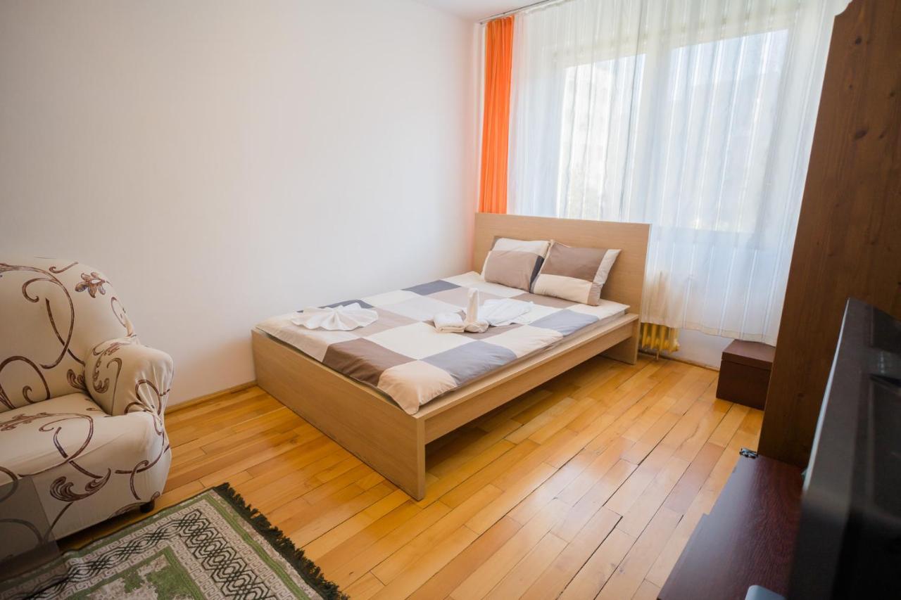 Rustic & Spacious 3Br Apartment Bucarest Extérieur photo