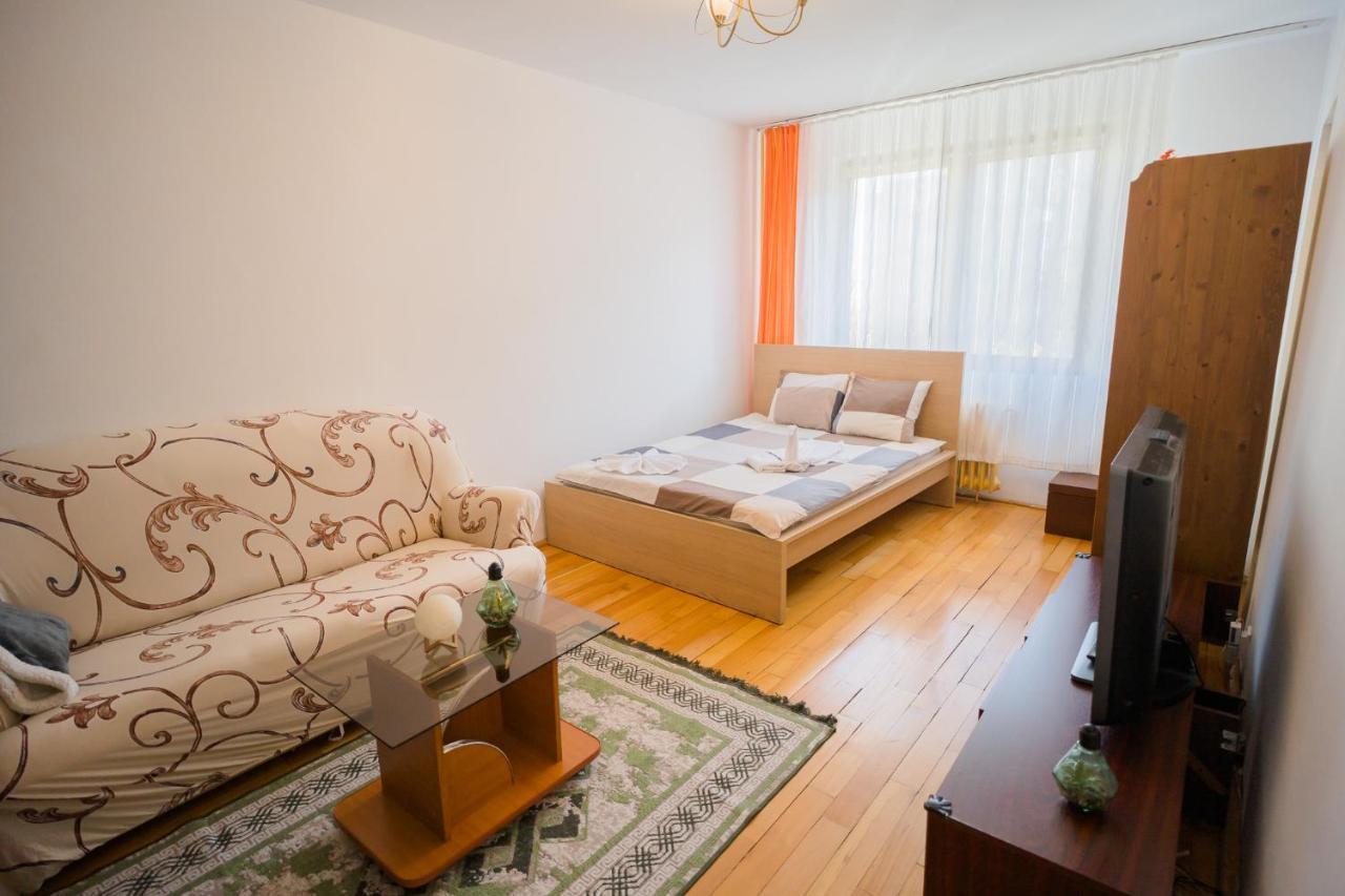 Rustic & Spacious 3Br Apartment Bucarest Extérieur photo