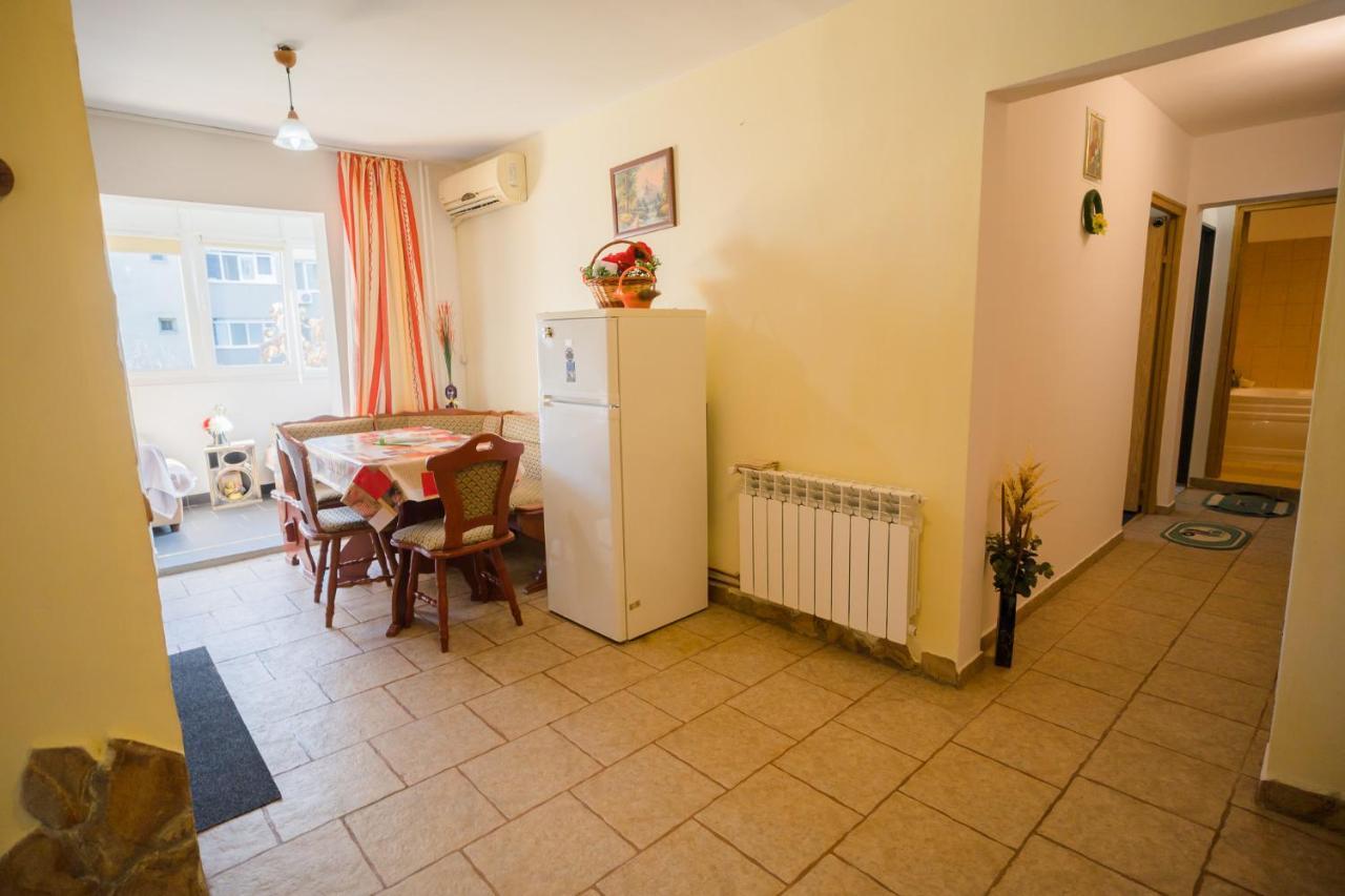 Rustic & Spacious 3Br Apartment Bucarest Extérieur photo