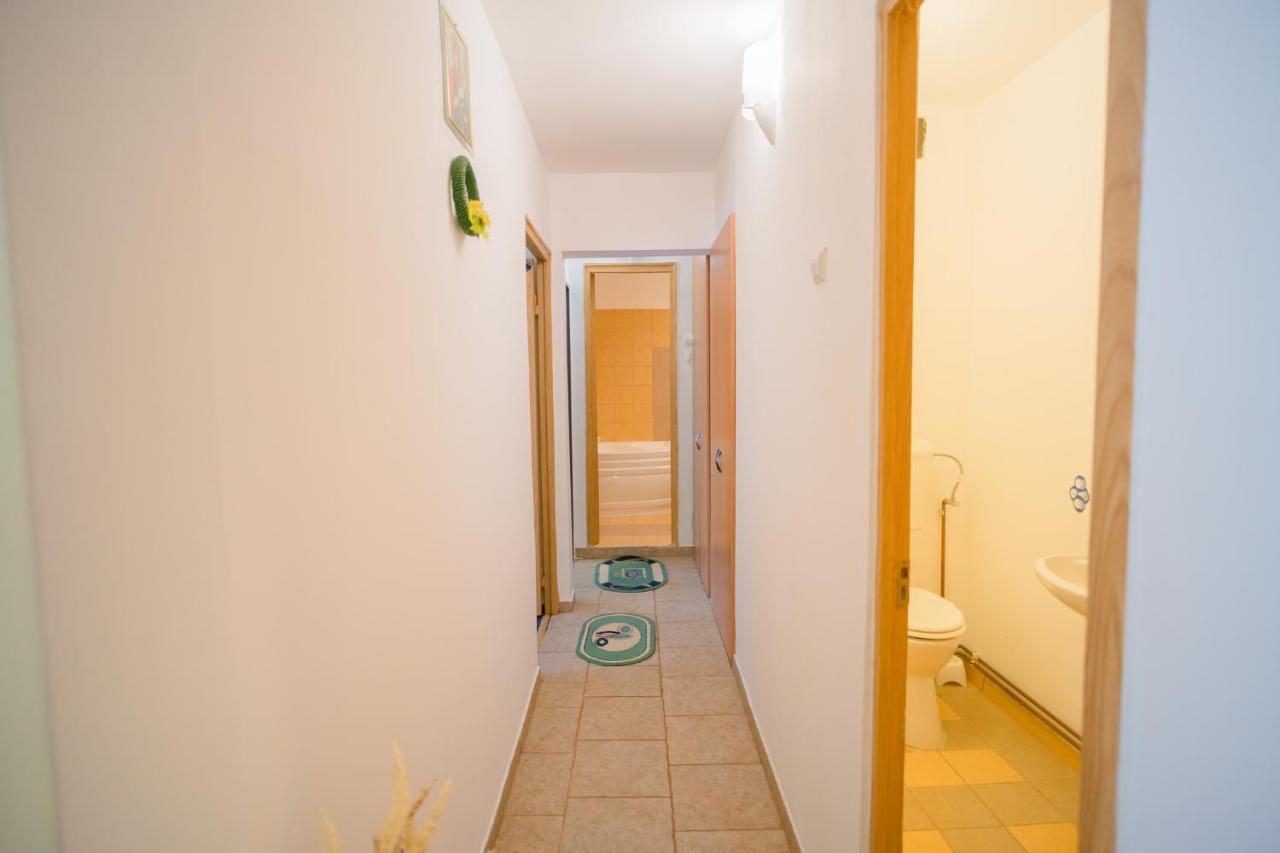 Rustic & Spacious 3Br Apartment Bucarest Extérieur photo