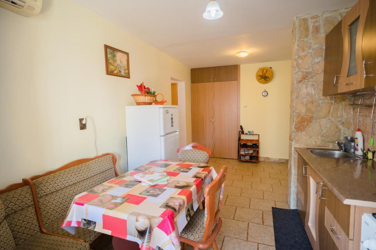 Rustic & Spacious 3Br Apartment Bucarest Extérieur photo