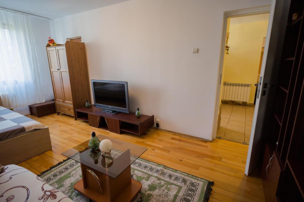 Rustic & Spacious 3Br Apartment Bucarest Extérieur photo