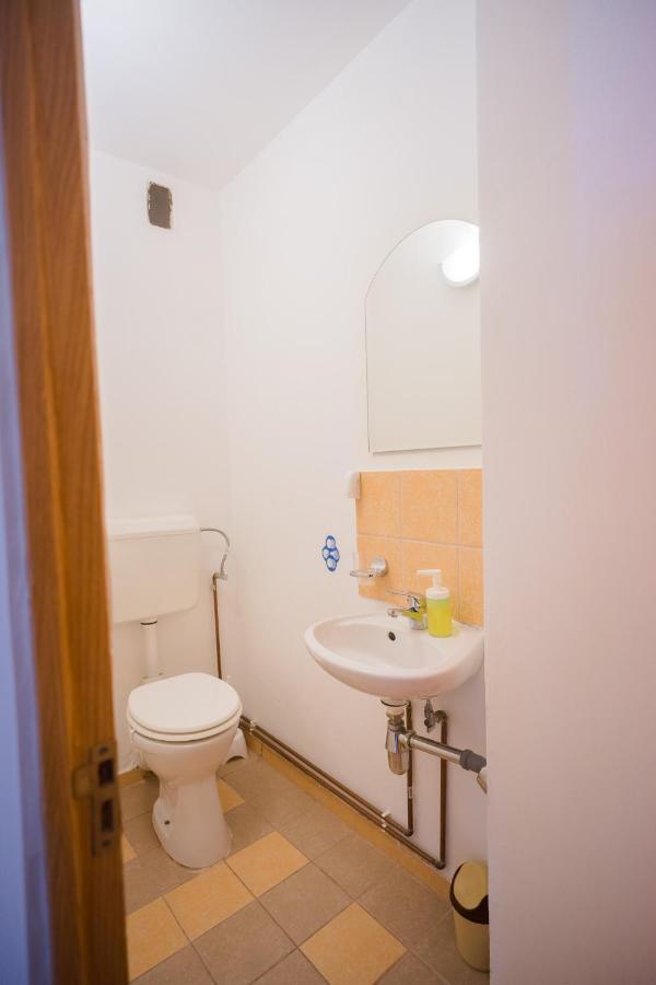 Rustic & Spacious 3Br Apartment Bucarest Extérieur photo