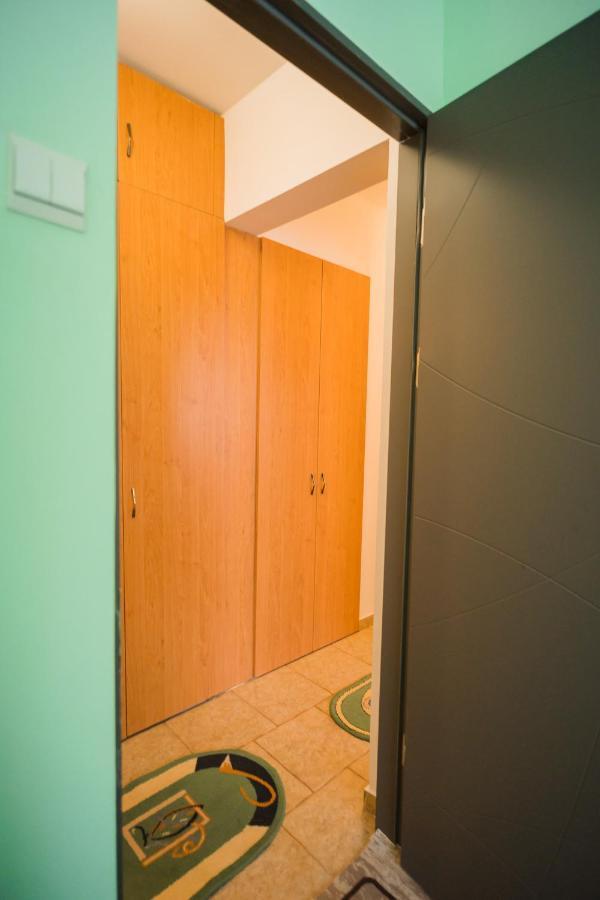 Rustic & Spacious 3Br Apartment Bucarest Extérieur photo