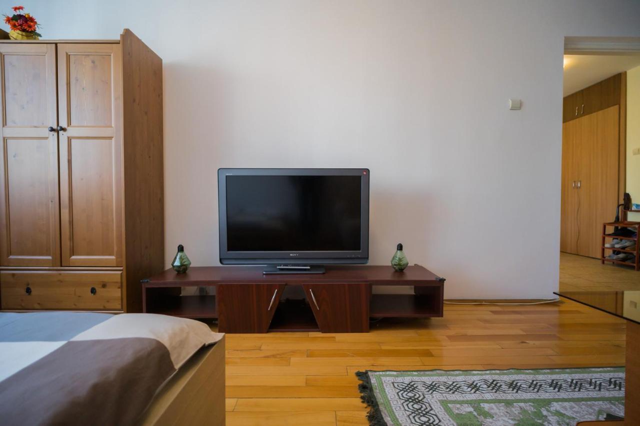 Rustic & Spacious 3Br Apartment Bucarest Extérieur photo