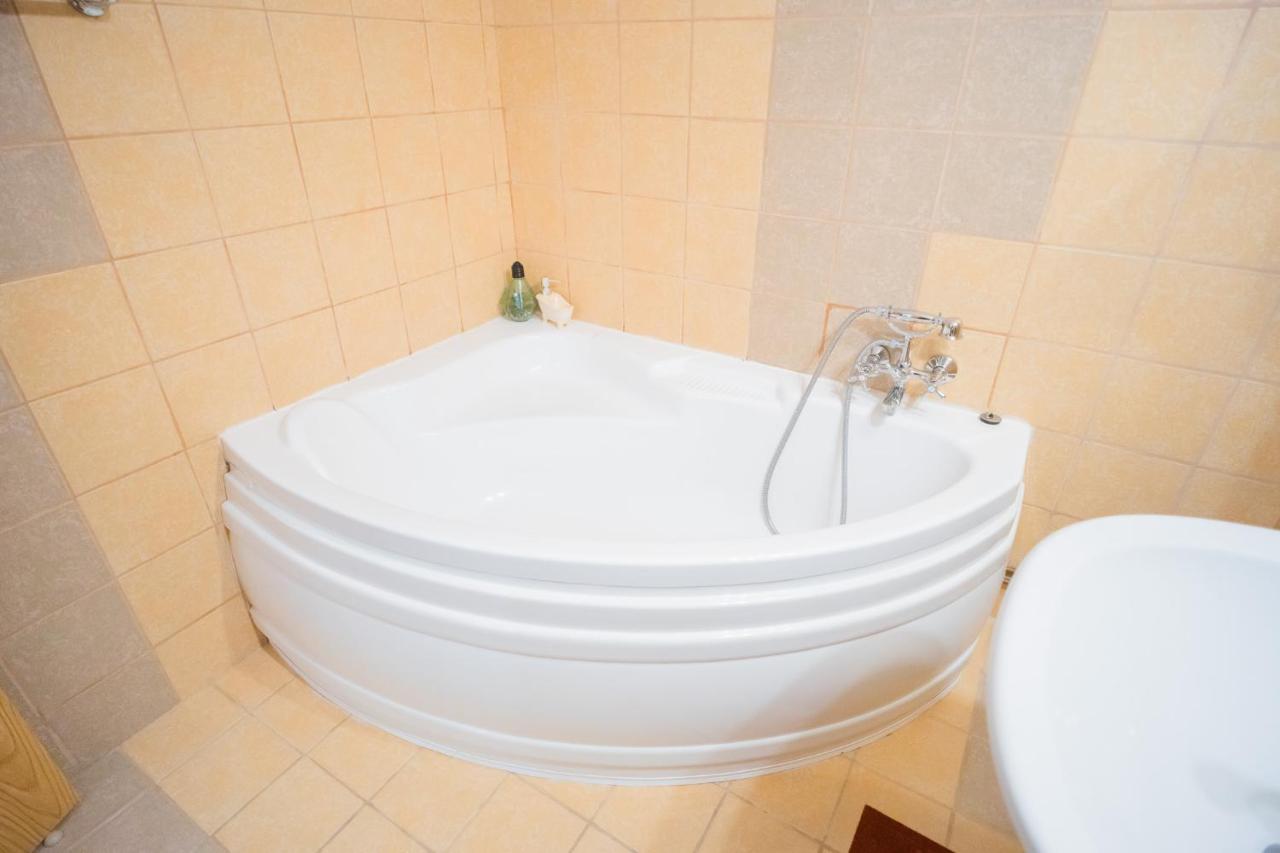 Rustic & Spacious 3Br Apartment Bucarest Extérieur photo