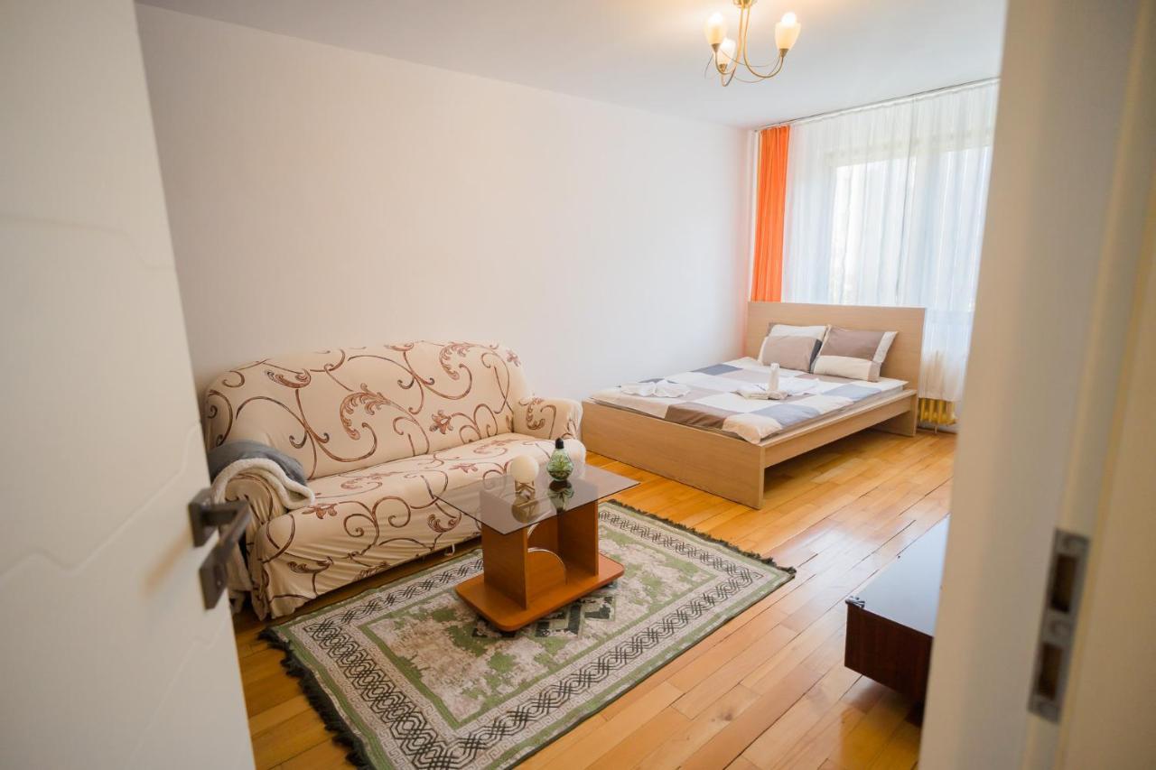 Rustic & Spacious 3Br Apartment Bucarest Extérieur photo