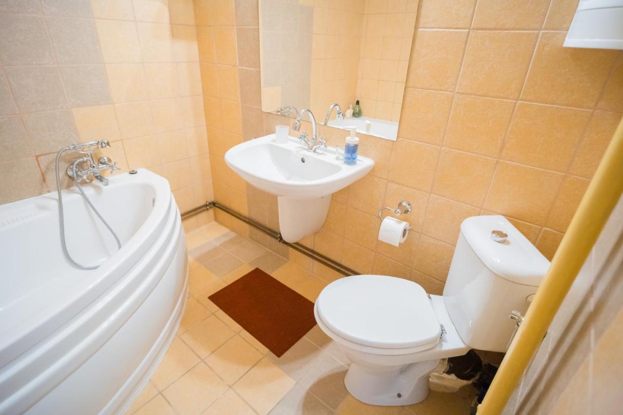 Rustic & Spacious 3Br Apartment Bucarest Extérieur photo