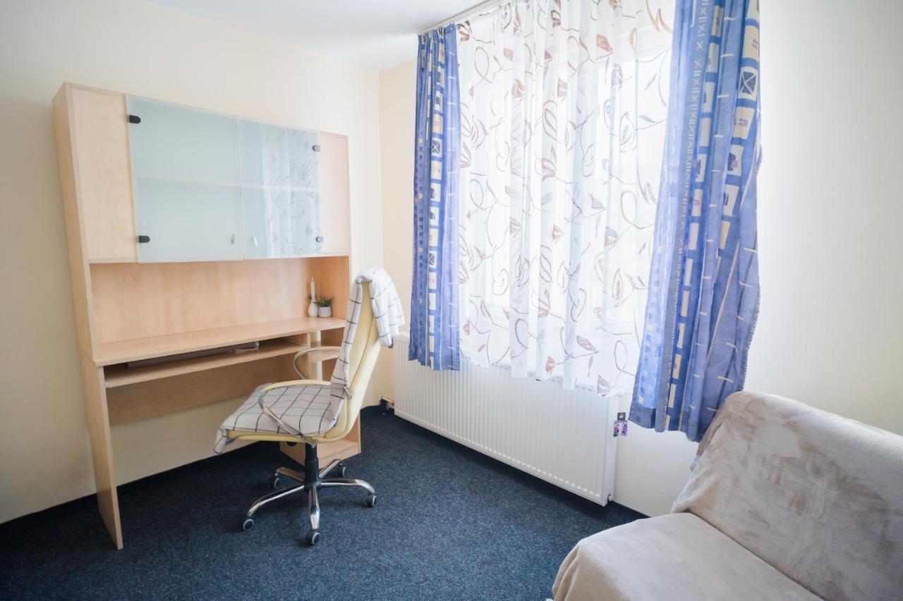 Rustic & Spacious 3Br Apartment Bucarest Extérieur photo