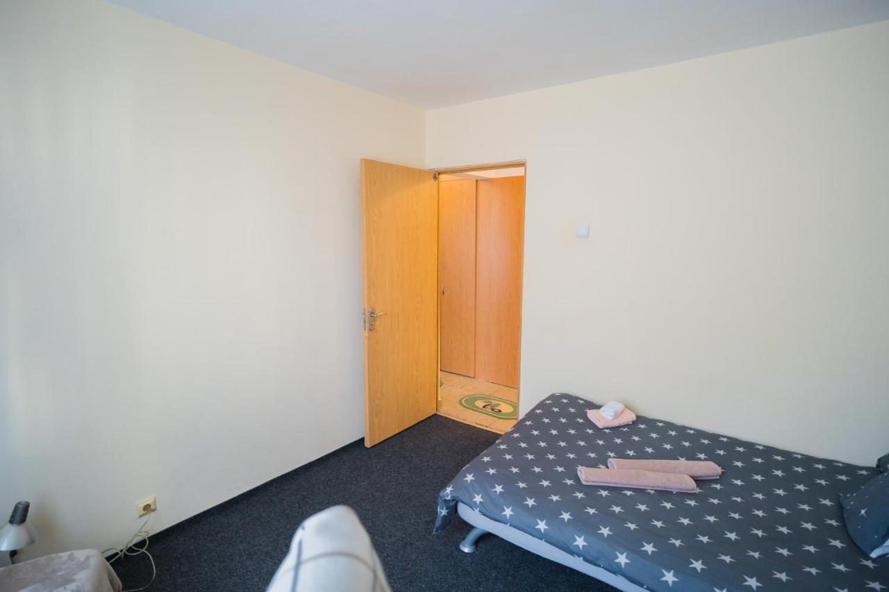 Rustic & Spacious 3Br Apartment Bucarest Extérieur photo